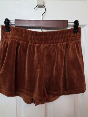 Women’s Velvet Elastic-Waist Shorts — Brown